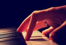 拉涅利:胡梅尔斯的红牌是明确的,罗马全队表现很好我很满意.